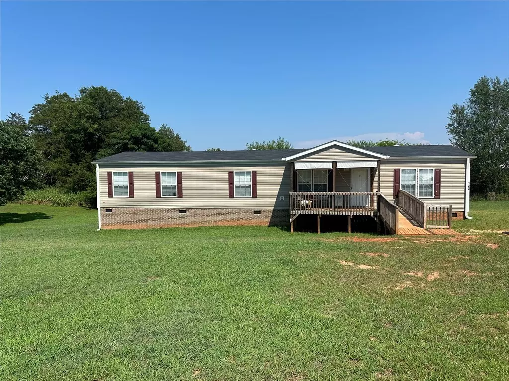 Seneca, SC 29678,123 Country Place CIR