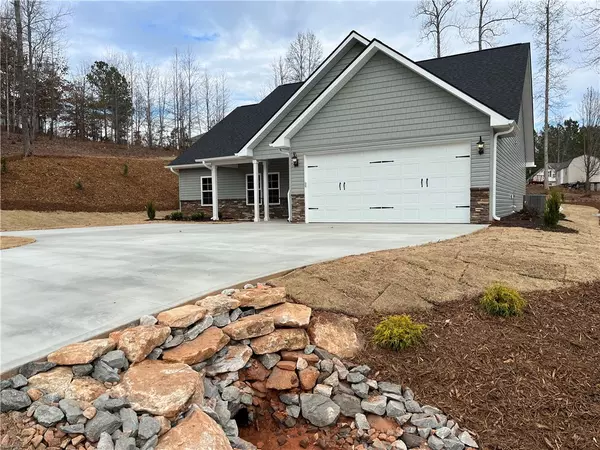 475 twin view DR, Westminster, SC 29693