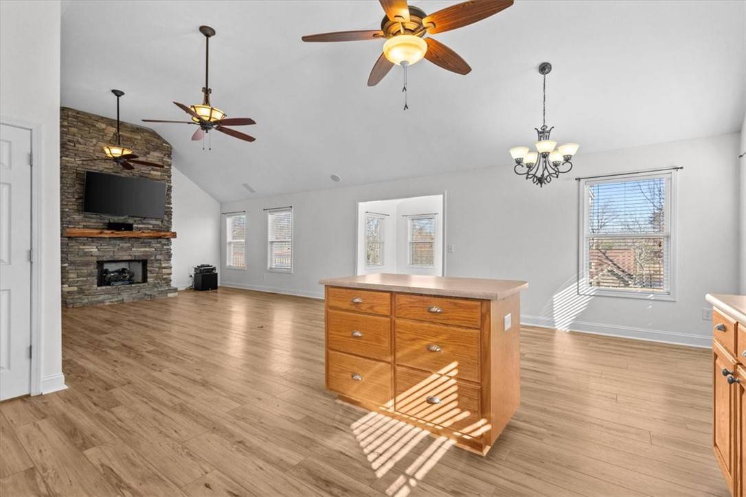 Townville, SC 29689,1215 Andersonville RD