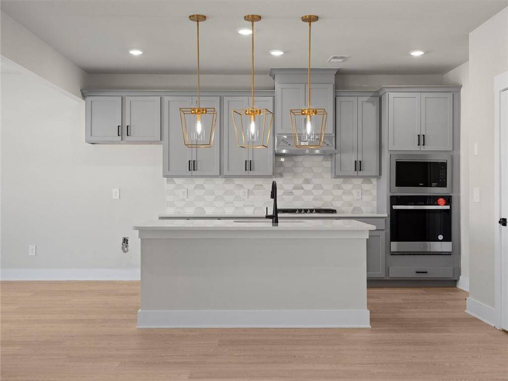 Simpsonville, SC 29680,406 Crowder PL