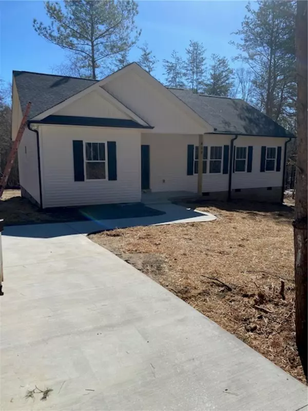 468 Cedar Hill RD, Six Mile, SC 29682