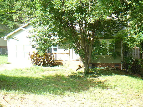 Anderson, SC 29621,215 Maple DR