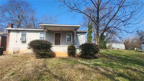 905 E S 2nd ST, Seneca, SC 29679
