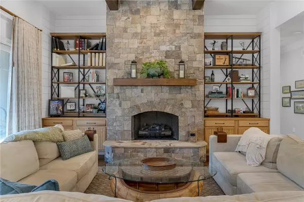 Salem, SC 29676,800 Mirror Lake CT