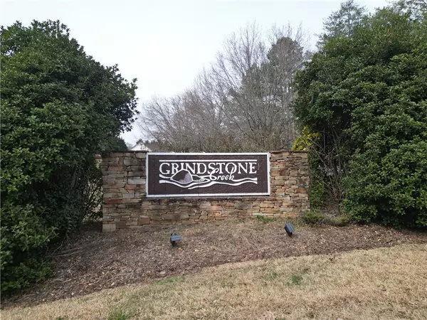 Clarkesville, SC 30523,281 Grindstone Creek DR