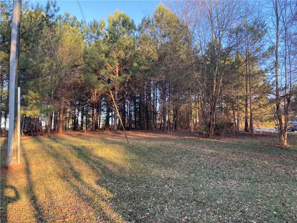 6 Dogwood LN, Townville, SC 29689