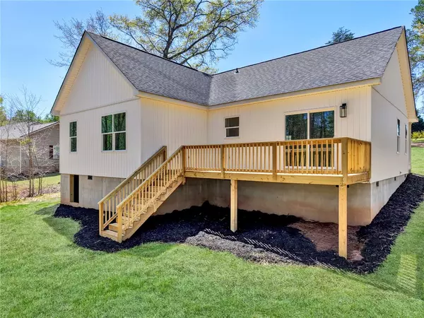 Walhalla, SC 29691,203 Castlebrook DR