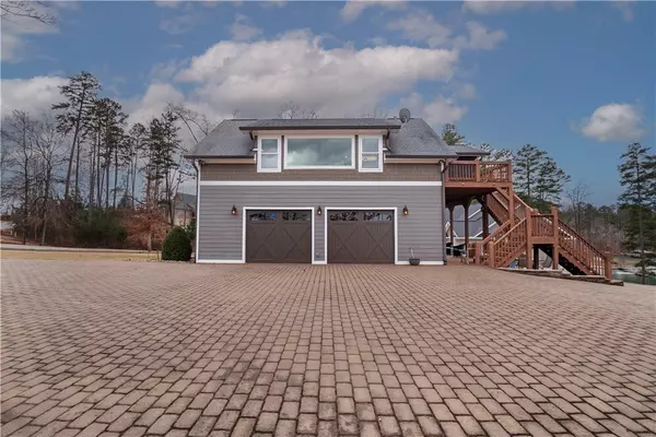 815 Barefoot Cove DR, West Union, SC 29696