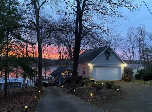 307 Lakeview DR,  Townville,  SC 29689