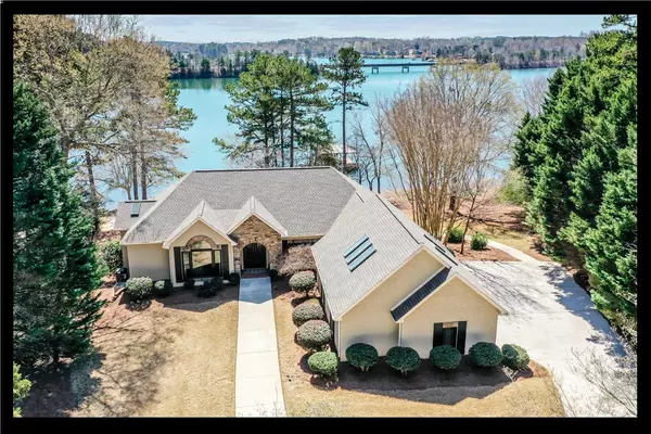 145 Pinnacle Pointe DR,  Seneca,  SC 29672