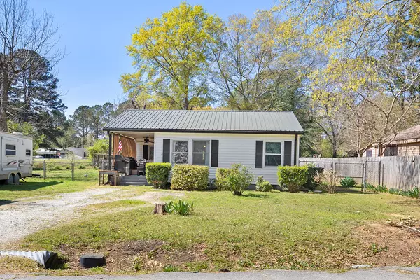 122 Simpson ST, Iva, SC 29655
