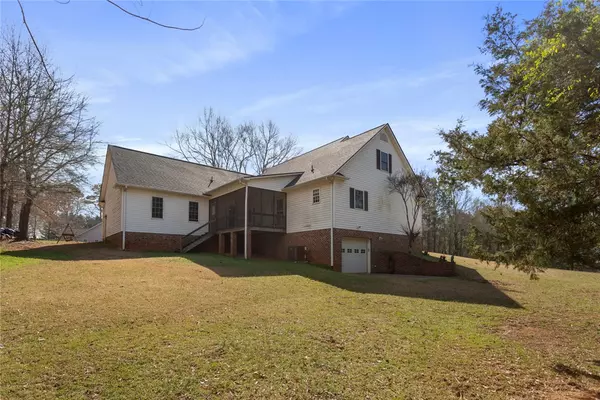 Seneca, SC 29672,305 Valley View DR