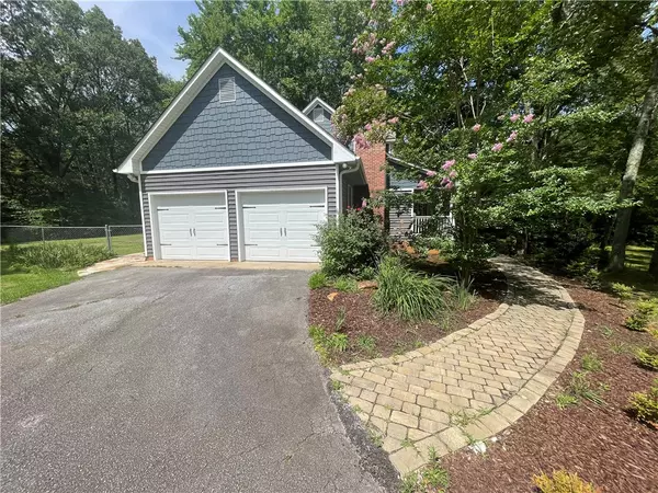 Central, SC 29630,236 Issaqueena DR