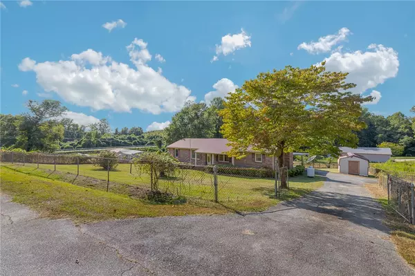 Marietta, SC 29661,152 N Forest CIR