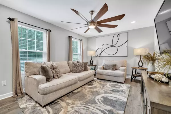 Greenwood, SC 29646,208 Woodland DR