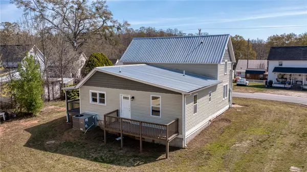 Pelzer, SC 29669,32 Lyman ST