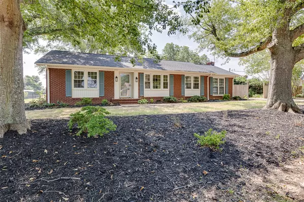 Williamston, SC 29697,141 Breazeale DR
