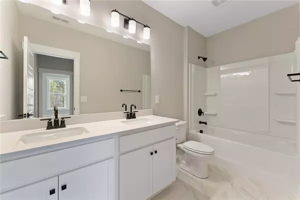Seneca, SC 29678,2610 Dog Leg LN