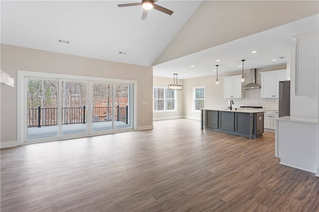 Seneca, SC 29672,1112 Little River View DR