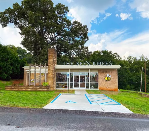 225 Broad ST, Central, SC 29630