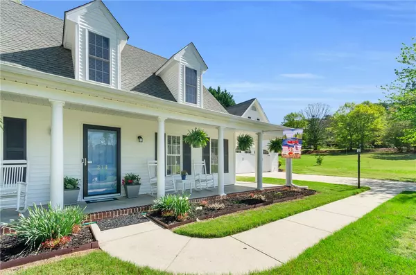 Seneca, SC 29672,214 Fisherman LN