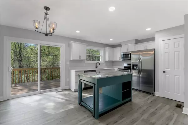 Seneca, SC 29678,3064 Woodale CIR