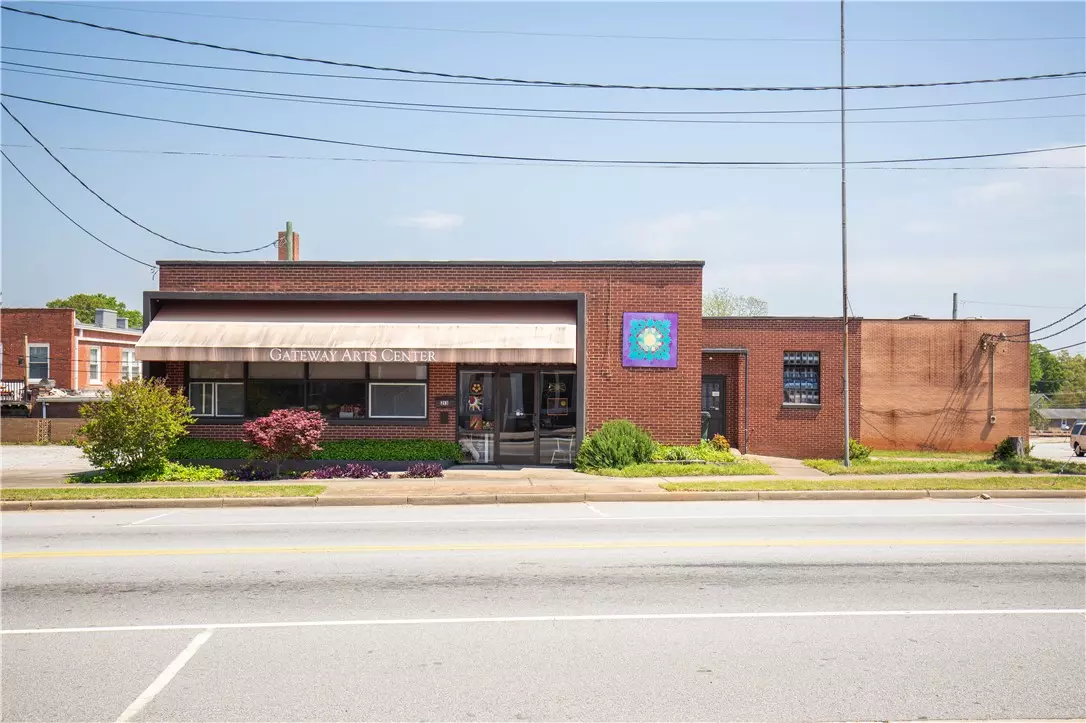 Westminster, SC 29693,213 E Windsor ST