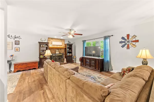 Seneca, SC 29678,802 White Oak Hill DR