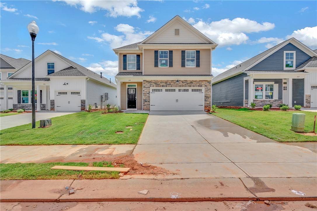 205 Brown CIR, Easley, SC 29642