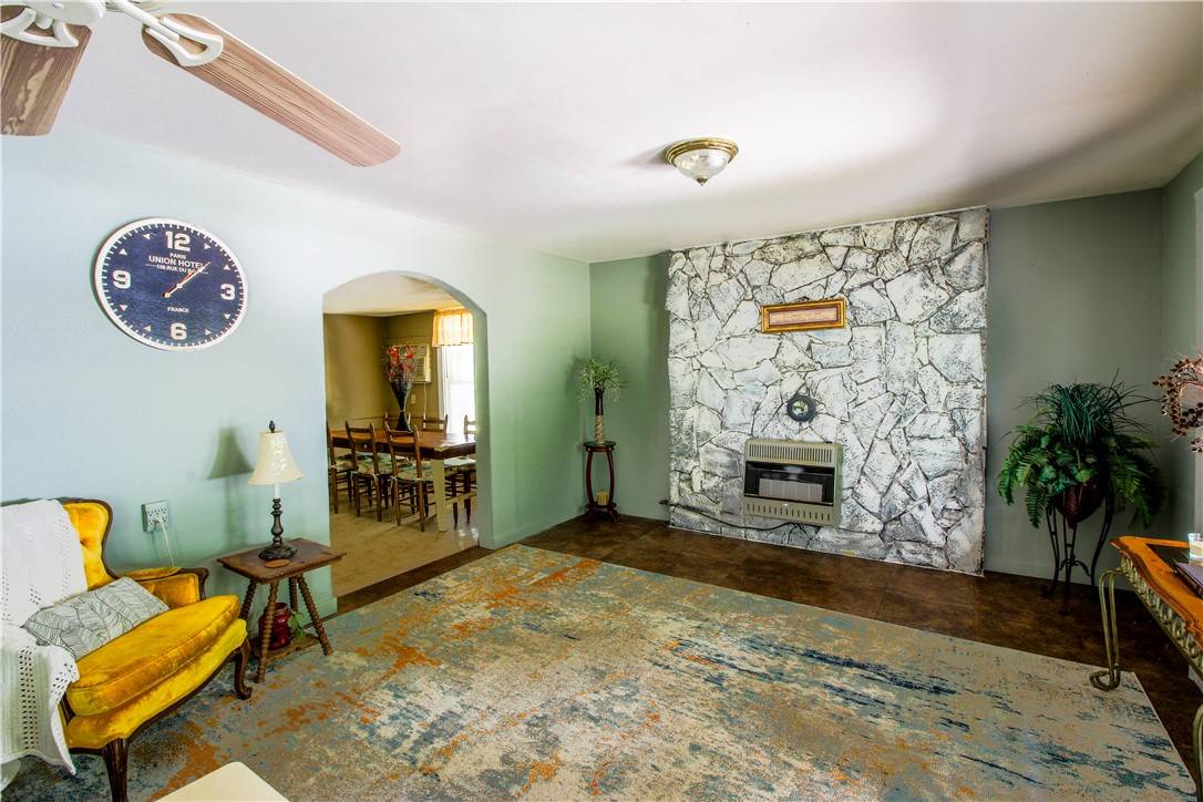 Seneca, SC 29678,130 S King ST