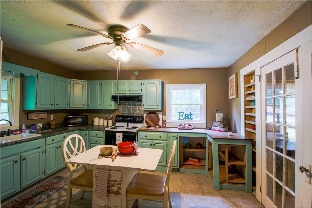 Seneca, SC 29678,130 S King ST