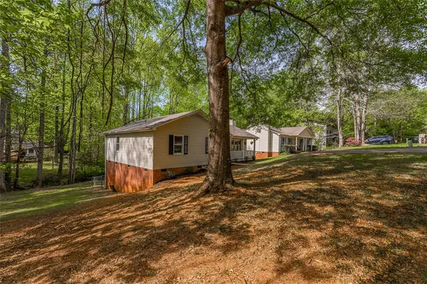 Taylors, SC 29687,1012 Ken's PL