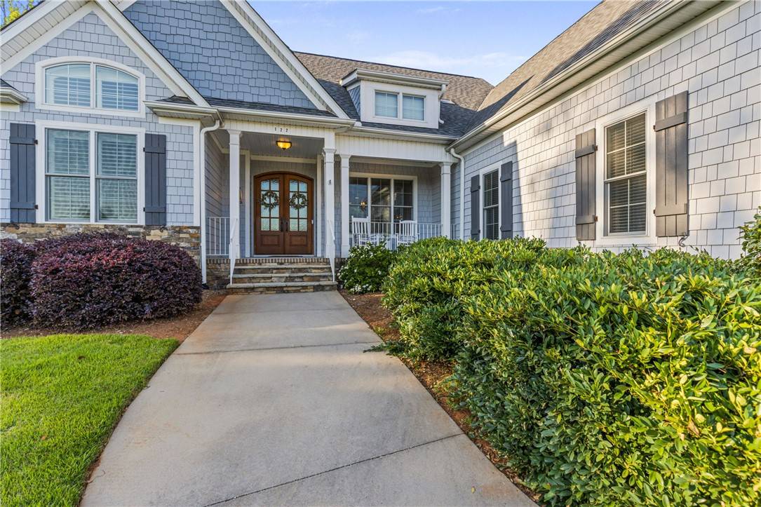 Easley, SC 29642,122 Crawford Lake DR