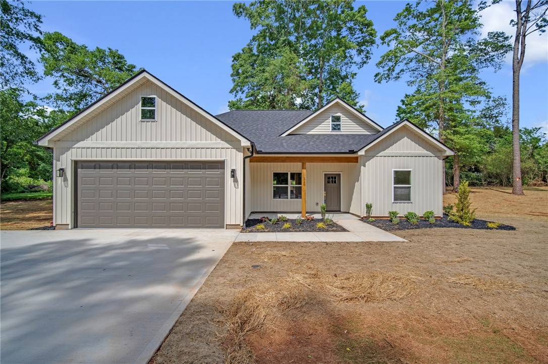 110 Dalton RD, Seneca, SC 29678