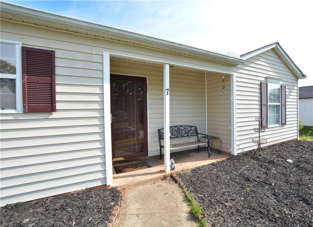 Simpsonville, SC 29681,7 Pasture Place