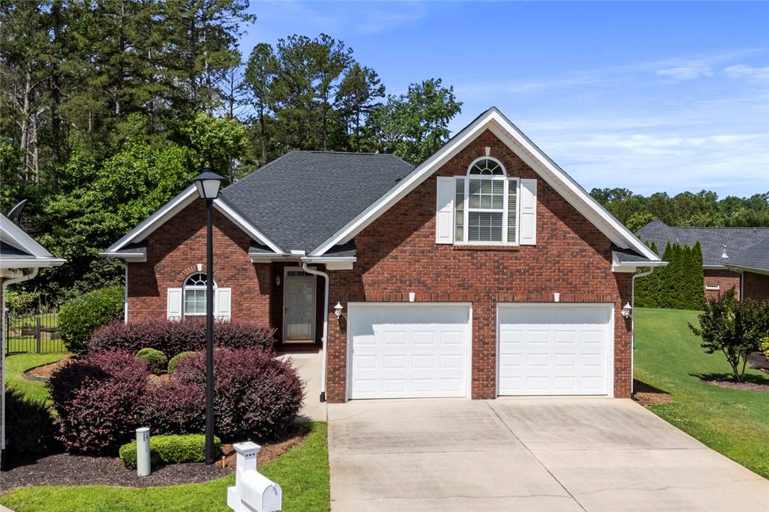 704 Nottingham CT, Seneca, SC 29672