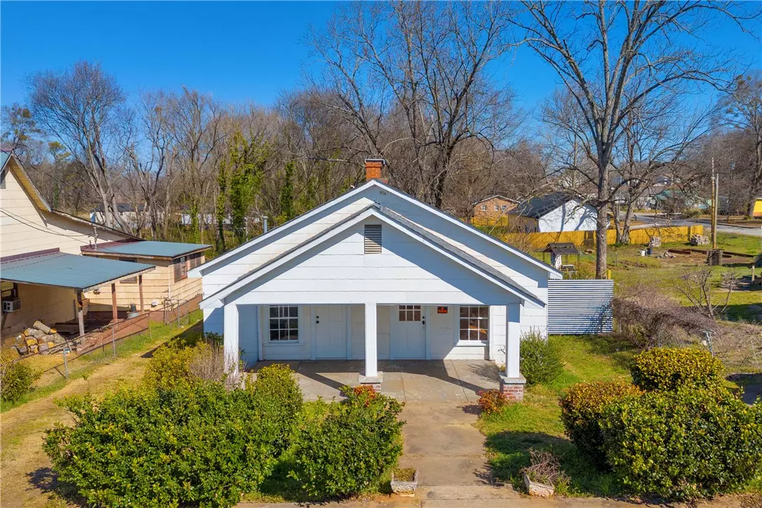 Seneca, SC 29678,731 E Main ST