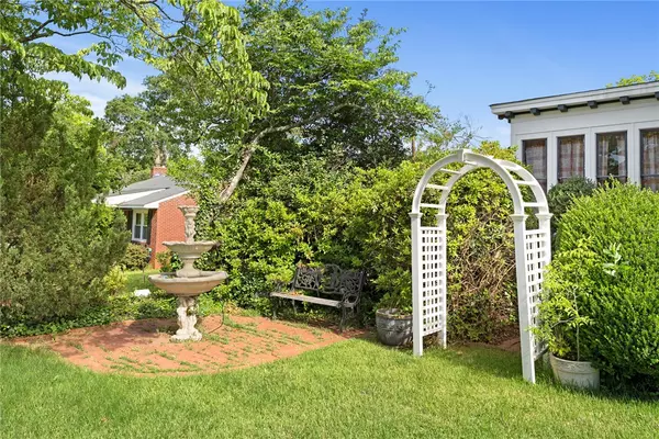 Anderson, SC 29624,902 W Market ST