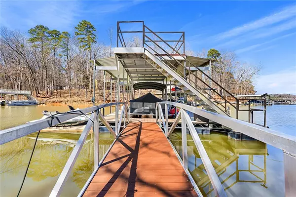 Lavonia, GA 30553,87 Rue Beau Rivage
