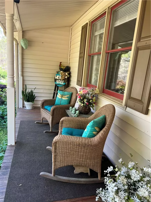 Tamassee, SC 29686,221 Whitmire Church RD