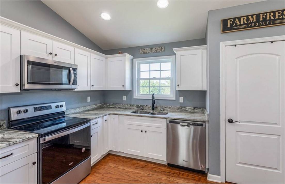 Pickens, SC 29671,109 Sycamore CT