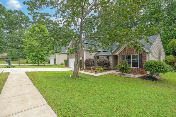 206 Manhassett CT, Greenville, SC 29607