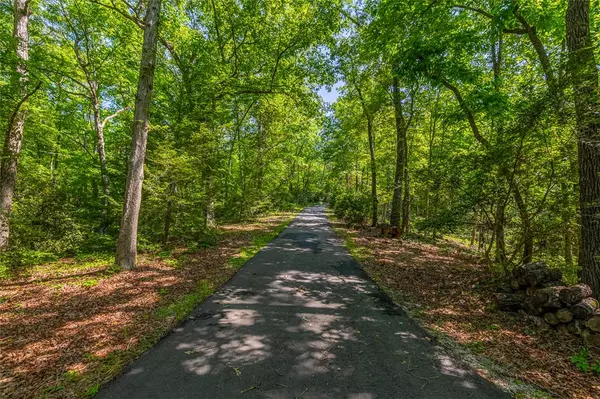 Pickens, SC 29671,512 Doe Run
