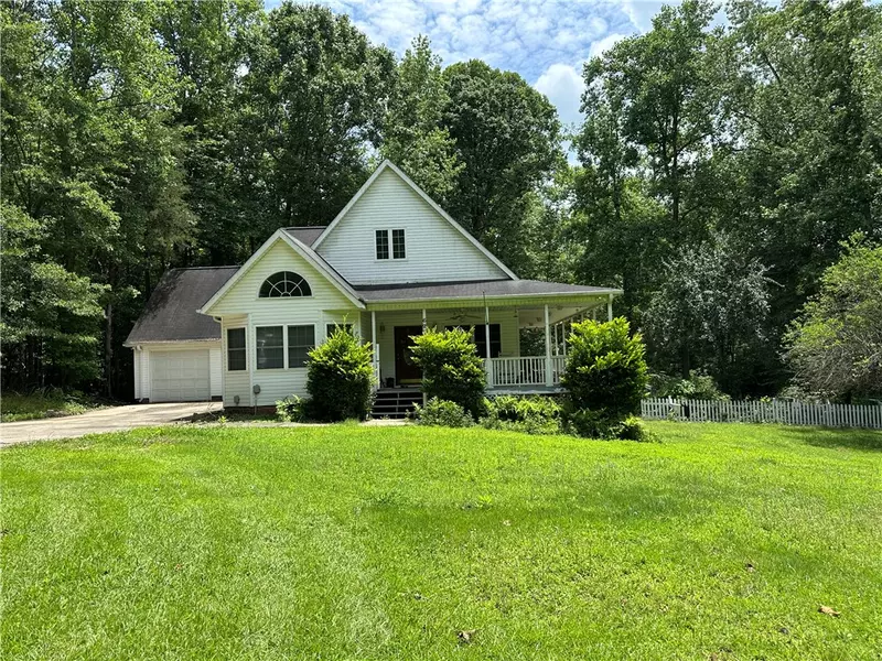 693 Grandwood BLVD, Gray Court, SC 29645
