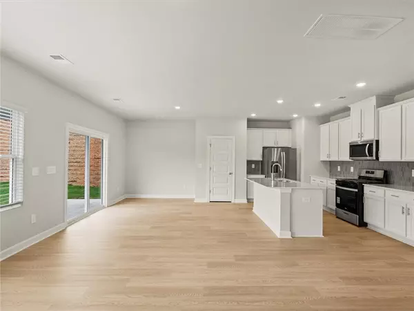 Gray Court, SC 29645,102 Gardner AVE