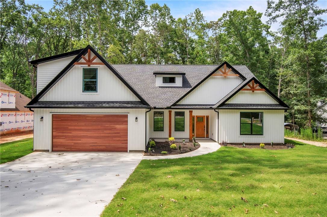 107 Circle DR, Townville, SC 29689