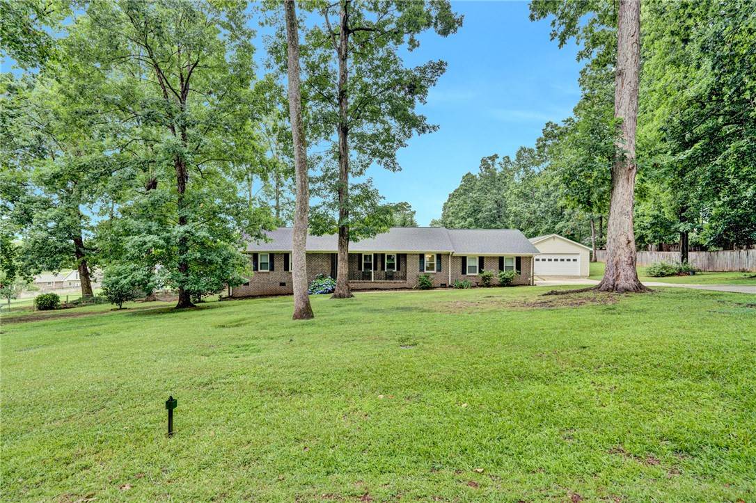 Easley, SC 29642,125 White Oak DR