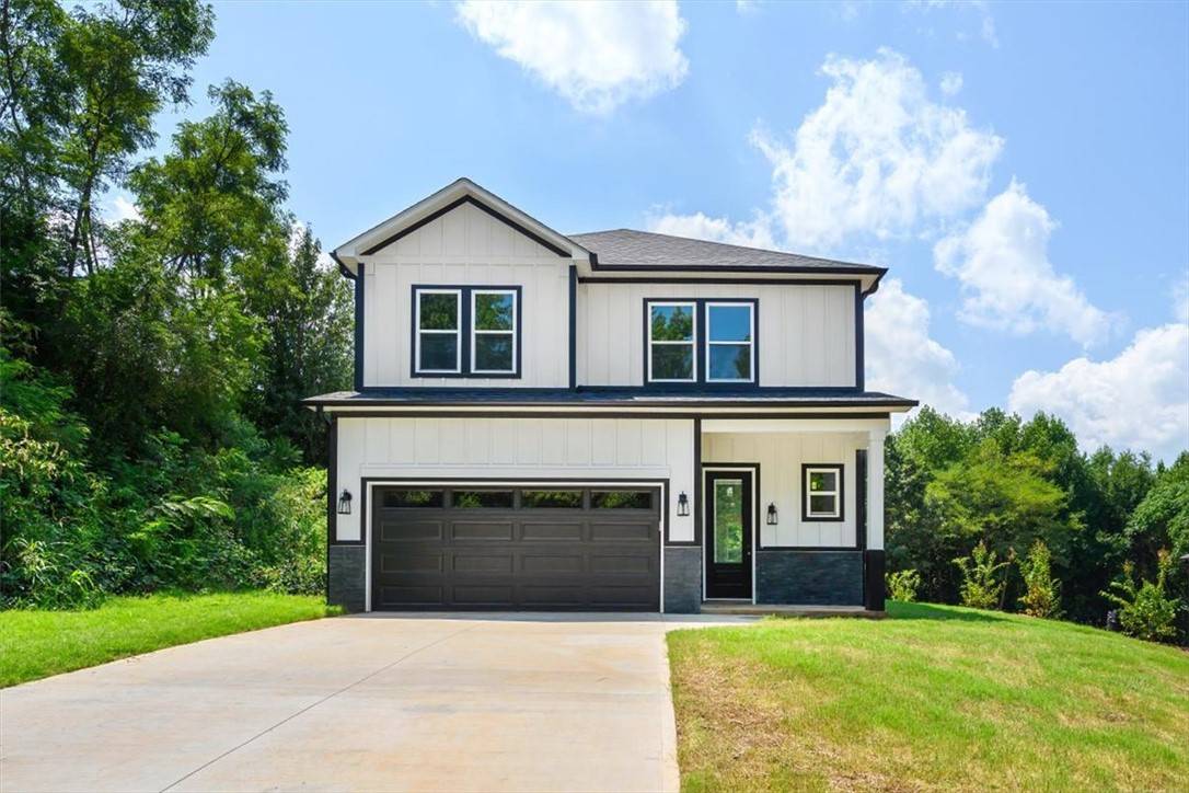 123 Moore DR, Easley, SC 29642