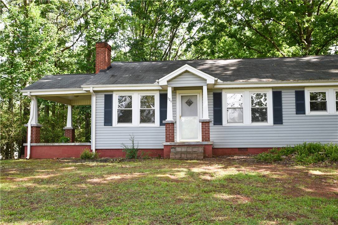 Seneca, SC 29672,125 Indian Oaks RD