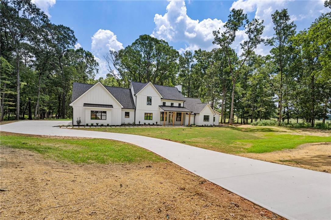 Pelzer, SC 29669,746 Garrison RD